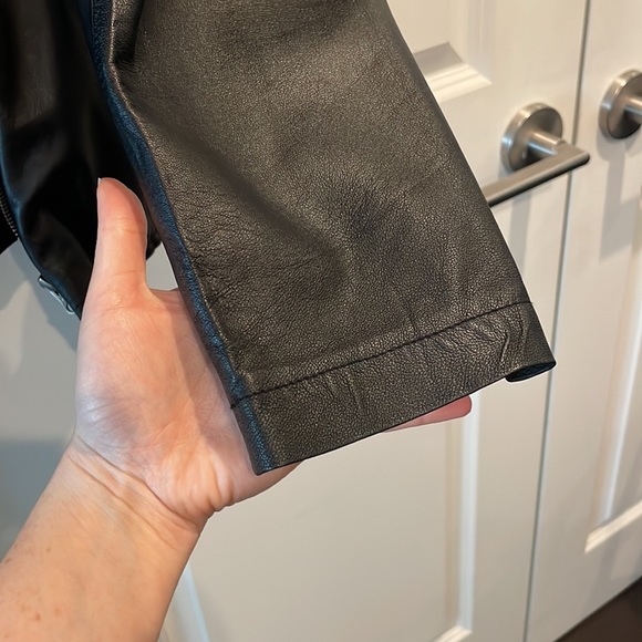 LIKE NEW Men’s Genuine Leather Moto Jacket with Removable Hood by Jakett - Picture 9 of 11